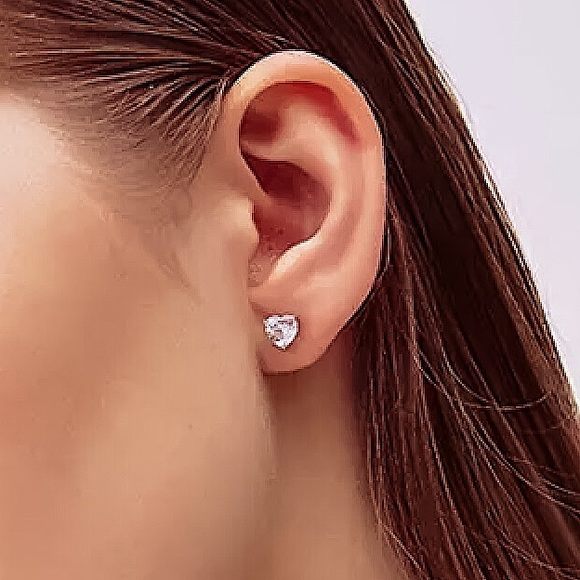 ⚜️𝟯𝟬%𝗢𝗙𝗙 𝗯𝘂𝗻𝗱𝗹𝗲𝘀 𝟯+⚜️ NEW CZ Heart Silver Stud Earrings - Picture 3 of 8